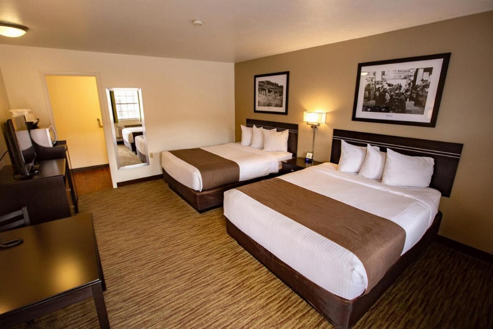 Queen Room with Two Queen Beds - Non-Smoking